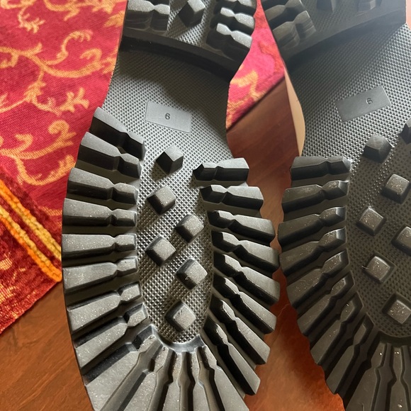 Lilia White Leather Shoes. NWT - Picture 5 of 9